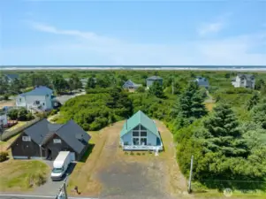 Aerial showing proximity to Pacific Ocean