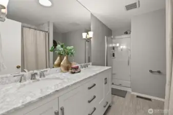 Upstairs Full Bath