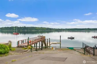 Rare boat launch on Budd Bay!