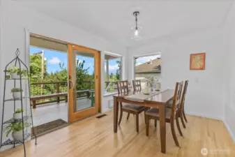 Dining room off kitchen