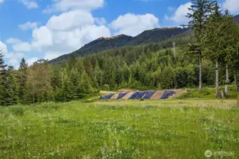 Set on the front side of Rattlesnake Ridge, you are protected by DNR land above you.