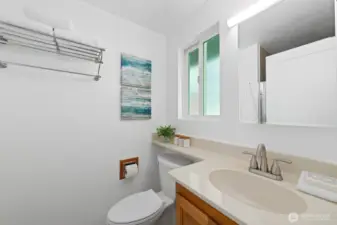 3/4 primary bath, shower to the left.
