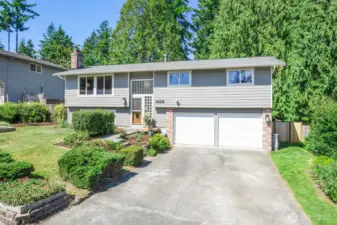 Large driveway can easily accommodate 4 vehicles...