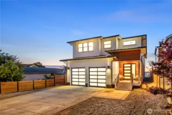 903 2nd St, Mukilteo