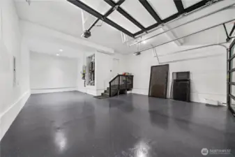 3 Gar Massive garage, Fits an F350