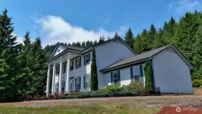 Majestic hilltop with Chehalis Valley views