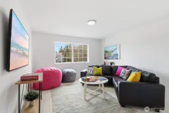 Flexible 4th bedroom/bonus room with large closet—perfect for office, playroom, or guest space.