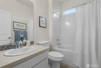 Full hall bathroom for your guests