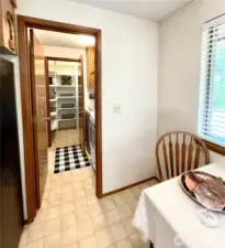 Access to laundry room, garage & walk-in pantry