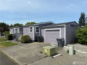 With a garage!