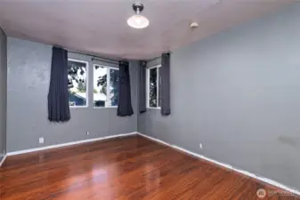 Another mid-floor bedroom.