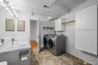 Multitasking made simple — wash and refresh all in one space.