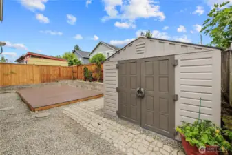 Effortless outdoor space with a sleek shed for all your essentials
