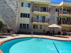 Beautiful pool!