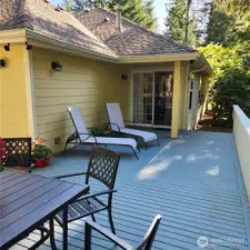 Plenty of places to sit and enjoy the quiet of the neighborhood