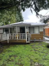 Covered Front door with access ramp