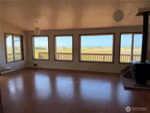 Sweeping windows to westerly view of ocean