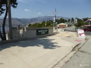 Manson Bay Park is a short walk.