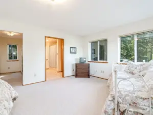 2L Bedroom