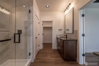 Primary Bath - Walkin Closet