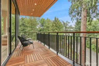 Loads of glass and the private deck make it feel like being in a tree-house.