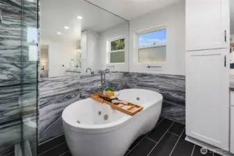 Free standing jet tub