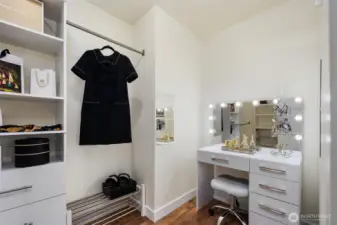 walk-in-closet