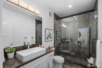 Downstair bathroom w/shower
