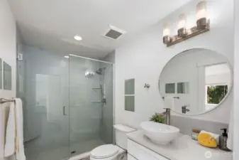 Jack-in-Jill bathroom