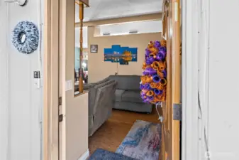 Livingroom Entry