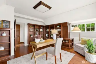 Second floor Office, or 4th bedroom