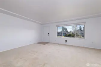 Entry/Living Room