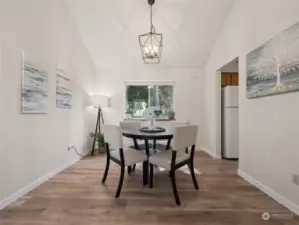 vaulted dining room right off the kitchen