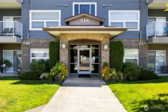 Turn key condo here at Darby Estates in central location.