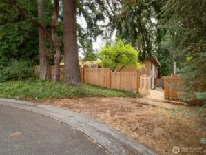 2nd access to the property for double street access off of NE 197th Pl.
