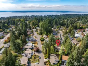 In the heart of Richmond Beach – a perfect blend of neightborhood community and NW living!