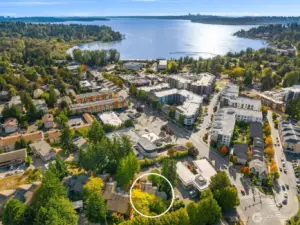 Shopping, dining, walk to everything!