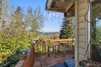 Upper level deck with stairs going down