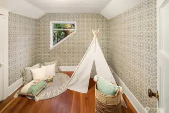 Bonus room off of second bedroom