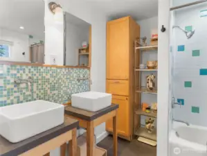 Full Bathroom - Upstairs
