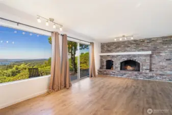 Daylight Basement w/woodburning fireplace