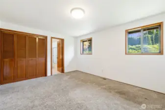 1st Floor Master Bedroom