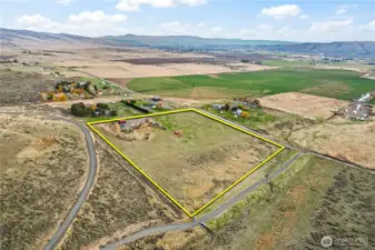 Boundary line for reference only, not exact lot lines