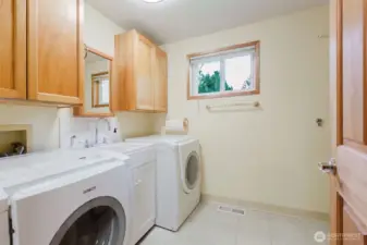 This space makes laundry an easier chore!