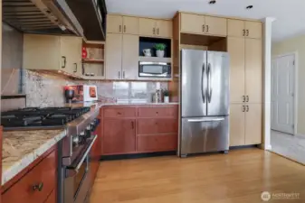 The kitchen has an efficient design and plenty of cabinet space.