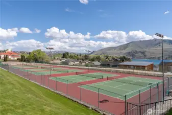 Tennis & Pickleball Courts