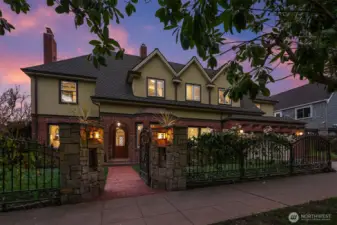 Welcome to 2409 29th Ave West!