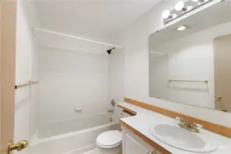 Upper Full bath