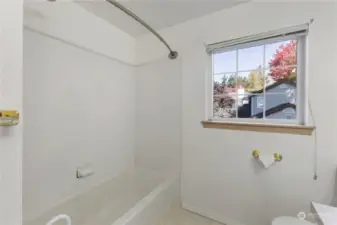 Upper 2nd full bath