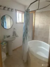 main bathroom in-between bedrooms